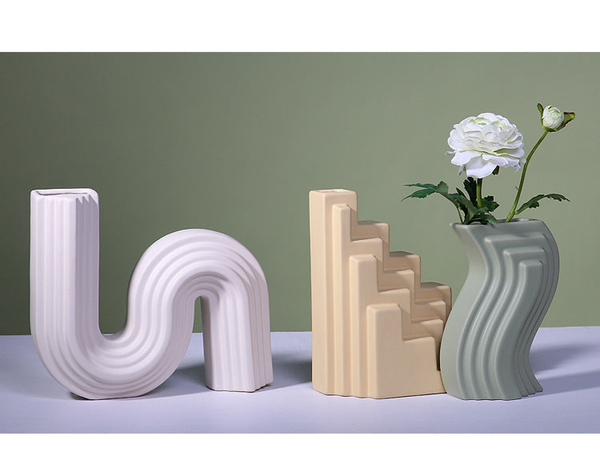 Curvy Vases, Ceramic Vase, Fresh Flower Vase, Geometric Vase, Modern Home Decor, Gift, Housewarming Gift, Bud Vase, Shelf Decor, Table Decor by Sona Casa