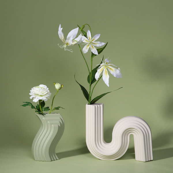 Curvy Vases, Ceramic Vase, Fresh Flower Vase, Geometric Vase, Modern Home Decor, Gift, Housewarming Gift, Bud Vase, Shelf Decor, Table Decor by Sona Casa